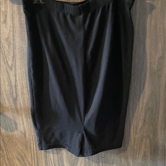 Deb Classic Black Pencil Skirt for Women - Picture 2 of 4